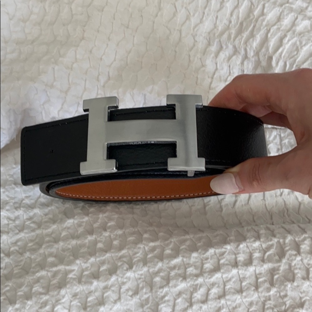 Reversible belt